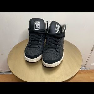 Adidas top ten gator skin high tops size 6 1/2